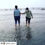 Kriti Sanon Instagram - Aww... These two-My life❤️❤️❤️ #Repost @geeta_sanon with @repostapp ・・・ Walk with me till infinity 👫💏 Happy Birthday 😘😘❤❤❤❤❤@sanonrahul