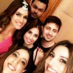 Kriti Sanon Instagram - Happy faces after an amazing show! ❤️❤️@sukritigrover @jacobsadrian @aasifahmedofficial @ayeshoe @aakriti_g @sukritiandaakritiofficial