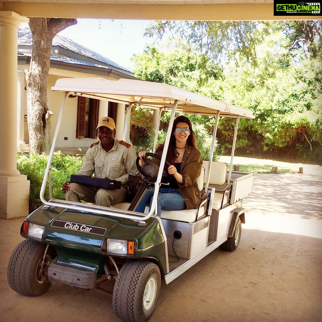 Kriti Sanon Instagram - Love when work almost ends up being an incredible holiday! Bye bye @malamalagamereserve ❤️❤️