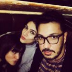 Kriti Sanon Instagram – Chilling in London’s chill.. Literally! 💃🏻🍷❤️ @sharadakarki #Dinoo #London