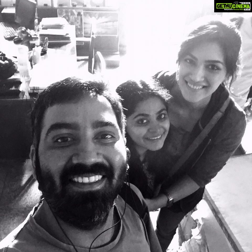Kriti Sanon Instagram - Happy faces!! #bareillykibarfi @ashwinyiyertiwari 😁❤️