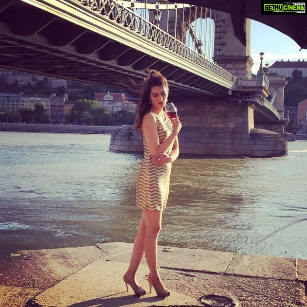 Kriti Sanon Instagram - #Throwback This is where i wanna be right now.. By the Danube river in Budapest wid a glass of wine! 🍷#MsTakenShoot