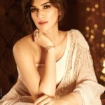 Kriti Sanon Instagram - @titanwatchesindia Titan Raga #shinelikeagoddess
