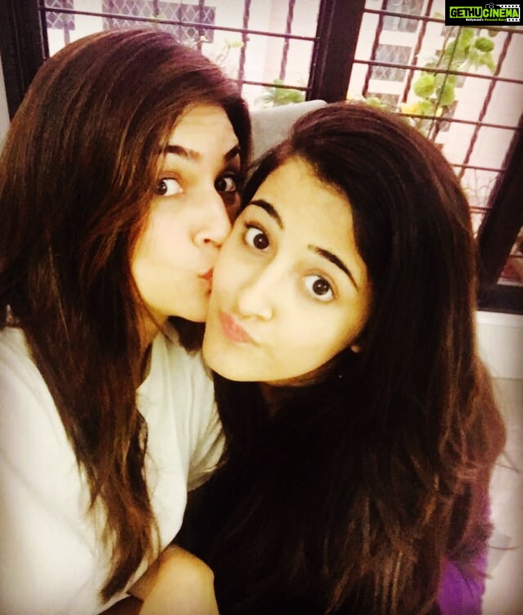 Kriti Sanon Instagram - Happy Rakhi my babyy!! 😁❤️ love you the most👭 @nupursanon miss you and see you super soon