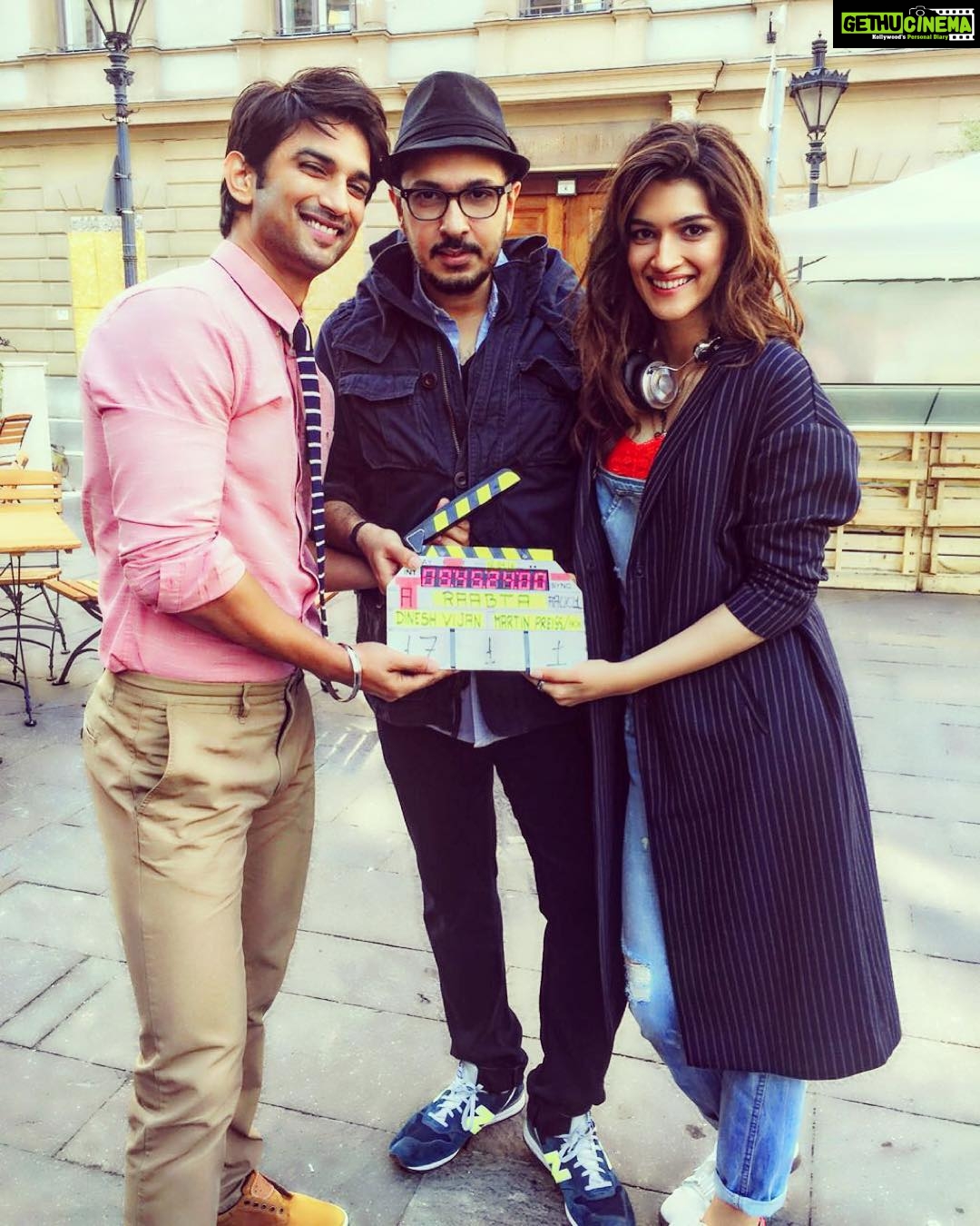 Kriti Sanon Instagram - And.. Lets roll!! ❤️❤️💃🏻💃🏻 #Raabta @sushantsinghrajput @homster @anaitashroffadajania #Dinoo