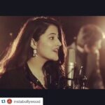 Kriti Sanon Instagram - @nupursanon ❤️❤️ Full song link in bio..☺️