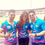 Kriti Sanon Instagram – My 1st live cricket match! 1st match of CCL6! 1st win! Woohhooo😁 cheering wid the boyzes! @soorajpancholi @dpeshsharma