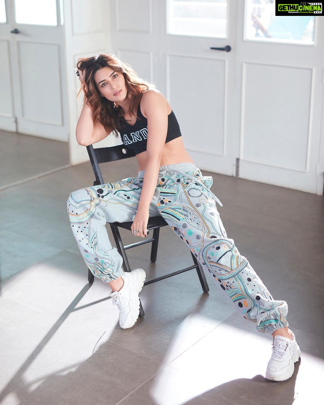 Kriti Sanon - 1.5 Million Likes - Most Liked Instagram Photos