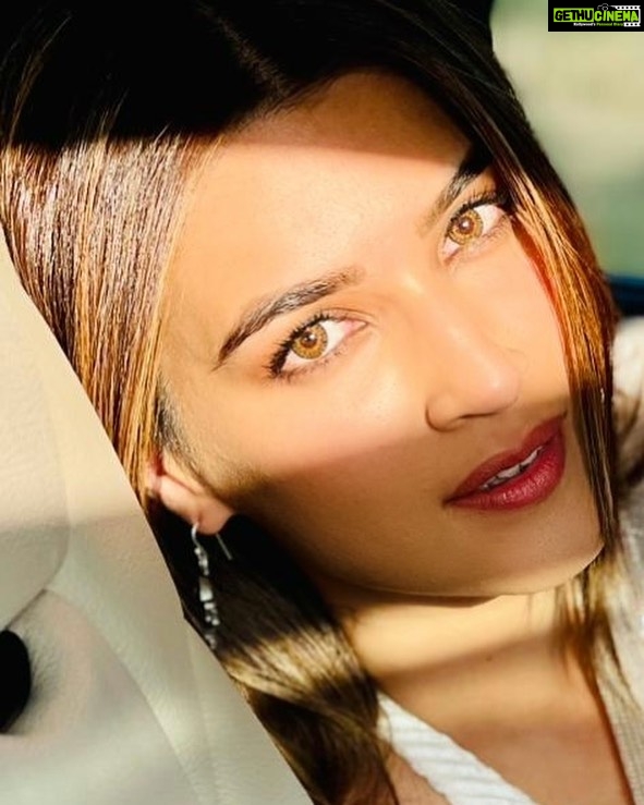 Kriti Sanon Instagram - When Bachchan Pandey a.k.a @akshaykumar turns photographer.. πΈππ