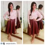 Kriti Sanon Instagram – #Repost @sanjanabatra with @repostapp.
・・・
@kritisanon in @marksandspencerindia shirt, @madison_onpeddar skirt for #dilwale promotions today #styling #stylefile @stylecliquebysanjana