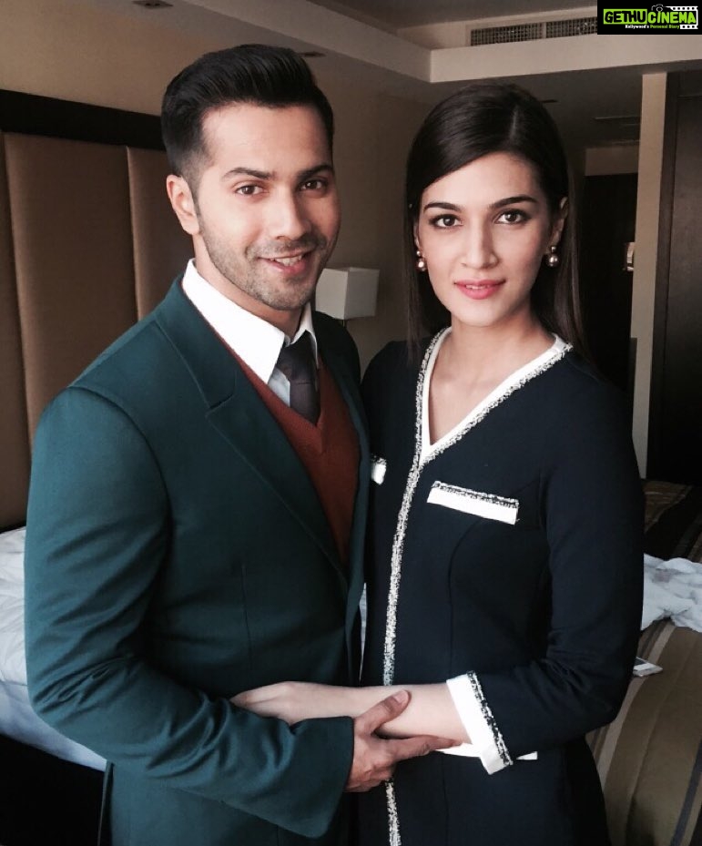 Kriti Sanon Instagram - @varundvn and I are all set for #Dilwale promotions in London!! ;) #londonvibes