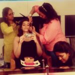 Kriti Sanon Instagram - My team at work while i use the gettin-ready time to eat! ☺️ wat would i do without u guys!! ❤️❤️