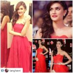 Kriti Sanon Instagram – #Repost @tanghavri with @repostapp.
・・・
At SIIMA awards in #meherriddhima #aquamarinejewelry #love2bag @kritisanon