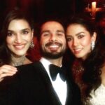 Kriti Sanon Instagram – Biggg congratulationss to the super cute couple @shahidkapoor and Mira! Wish you a happyyyy married life! Love. :)