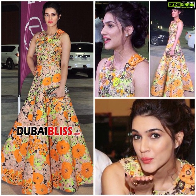 Kriti Sanon Instagram - Me at AIBA #dubai in this lovely @andrewgn gown.. Styled by @tanghavri 😘 #LoveIt 😁💃