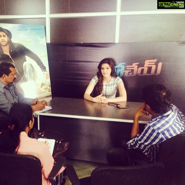 Kriti Sanon Instagram - #Dohchay promotionss and press con in office!! Wohhooo.. Less than a day to go now!