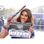 Kriti Sanon Instagram – 1st Day of 1st film shoot in 2021!! With the production that gave me my very 1st film! 🤪
#BachchanPandey Here we go… 💃🏻💃🏻@wardakhannadiadwala @nadiadwalagrandson #SajidSir @akshaykumar @farhadsamji @sknadiadwala
 📸: @harjeetsphotography