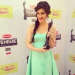 Kriti Sanon Instagram - Have been dreaming of this black lady since i realized that i wanted to be an actor.. Wooohhhhoooo!! My first filmfare award!! Thank you filmfare!! This one is definitely special!! 😁😁💃💃