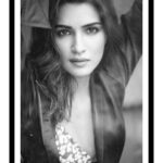Kriti Sanon Instagram - I want to be the black and white moment That flashes in front of your eyes When you hum Your favourite tune Your soul song 🎶 —Kriti Sanon #SanonScribbles #PoetryWithKriti #PoetryLover 📸: @tejasnerurkarr