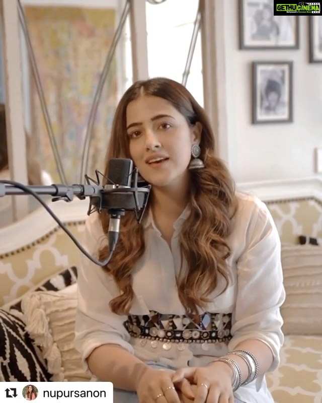 Kriti Sanon Instagram - Love this song snippet in your voice Nups!! ❤️❤️ So soothing.. 🎶 on loop.. @nupursanon
