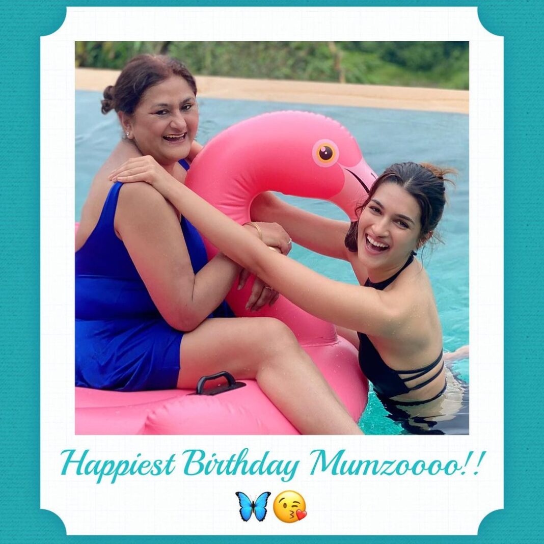 Kriti Sanon Instagram - May you always enjoy every moment of your life with this amazing smile of yours.. 😍😘 You are the HAPPINESS of our house, the life, the blessings, the values, the pillar of strength as well as the baby of the house!! Happiest Birthday Mumma! 💖 I Love you alottt Geetuuu! 🤗❤️ @geeta_sanon