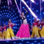 Kriti Sanon Instagram - Miss performing on stage.. the energy, the music, the adrenaline, the coordination and the in-between hooting by the super energetic dancers that instantly pumps you up.. 💖💃🏻 #dancingistherapeutic #danceyourheartout