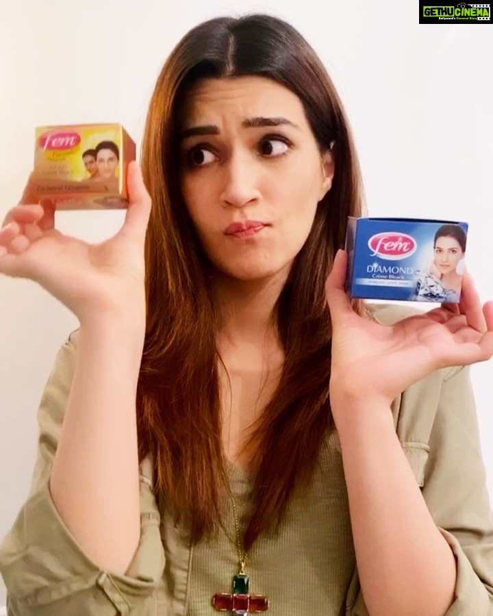 Kriti Sanon Instagram - Time to take care of my skin and Glow at Home! Sparkle like a diamond or Golden Glow like gold? Which one? #GlowAtHome with Fem today. Follow @femskincare to know more. #FemDiamondBleach #FemGoldBleach #SkinCareRegime #BeautyRegime #SkinCare