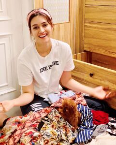 Kriti Sanon Instagram - And while i was trying to declutter my wardrobe, Phoebe found some playtime! 🤪 🐶 💁🏻‍♀️💖