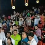 Kriti Sanon Instagram – #Repost @agppl
・・・
#AshutoshGowariker makes a surprise visit at a cinema theatre in #Pune to get first hand response from Janta Janardan for #Panipat! 🙏

@duttsanjay @arjunkapoor @kritisanon
@sunita.gowariker @rohit.shelatkar @sarkarshibasish @visionworldfilm @reliance.entertainment @zeemusiccompany