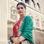 Kriti Sanon Instagram - 🌹🌹 #ParvatiBai #Panipat in Cinemas Now!