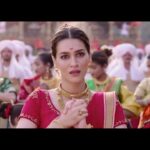 Kriti Sanon Instagram - Duvidha ke aage Jab naari jaage, Himmat se kaam le Choodi utaare, Kangan utaare, Talwaar thaam le.. #MardMaratha #Panipat #ParvatiBai Link in BIO. 🌹 🌹 ⚔️ 🗡 @agppl