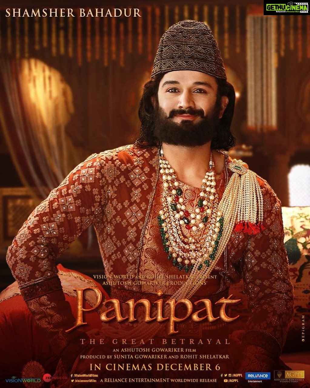 Kriti Sanon Instagram - Shamsher Bahadur - Brave son of Bajirao and Mastani, and the cousin of Sadashiv Rao Bhau. #PanipatLook #Panipat #Dec6 @duttsanjay @arjunkapoor @sahilgsalathia #AshutoshGowariker @sunita.gowariker @rohit.shelatkar @sarkarshibasish @agppl @visionworldfilm @reliance.entertainment @zeemusiccompany