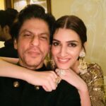 Kriti Sanon Instagram – Dilwali Diwali!! ❤️❤️ @iamsrk