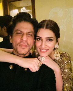 Kriti Sanon Instagram - Dilwali Diwali!! ❤️❤️ @iamsrk