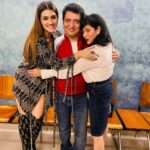 Kriti Sanon Instagram – My second film back home with Sajid sir and @wardakhannadiadwala ❤️❤️ been yet another memorable one!! 🎊 #Housefull4 dekhi kya??