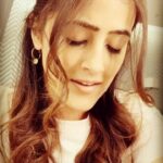 Kriti Sanon Instagram - When my favourite person sings her version of one of my most favourite ghazals ❤️❤️ 🎶 🎵 #RanjisheinSahi @nupursanon