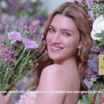Kriti Sanon Instagram - A love like no other ❤️ I’m thrilled to be associated with Yardley London, and its all-new range of deodorants! They are 90% naturally derived and let you dive into the blissful scent of a thousand blooming flowers as you feel the nature-like freshness, with every spritz. Adorned with exotic floral notes like Lavender, Daffodils, Frangipani, Ylang-Ylangs, I’ve deeply fallen in love with these fragrances. They are bound to enchant you as well! Follow @myyardley and 10 lucky winners would get a super cool gift hamper from the House of Yardley. You too will surely fall in love with it! #MyNewLove #LoveLikeNoOther #YardeyLondon #NatureLikeFreshness