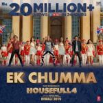 Kriti Sanon Instagram - 20 Million in just 24 hours on #EkChumma! That’s a whole lot of love!! Can’t wait to see you in cinemas soon. #Housefull4 #SajidNadiadwala @akshaykumar @riteishd @iambobbydeol @hegdepooja @kriti.kharbanda @farhadsamji @wardakhannadiadwala @foxstarhindi @nadiadwalagrandson @tseries.official @sohailsen @sameeranjaanofficial @altamashfaridi786 @jyoticatangri