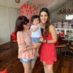 Kriti Sanon Instagram - Tara and tara’s mumma papa! 💖💖 @tusharjalota @sharadakarki