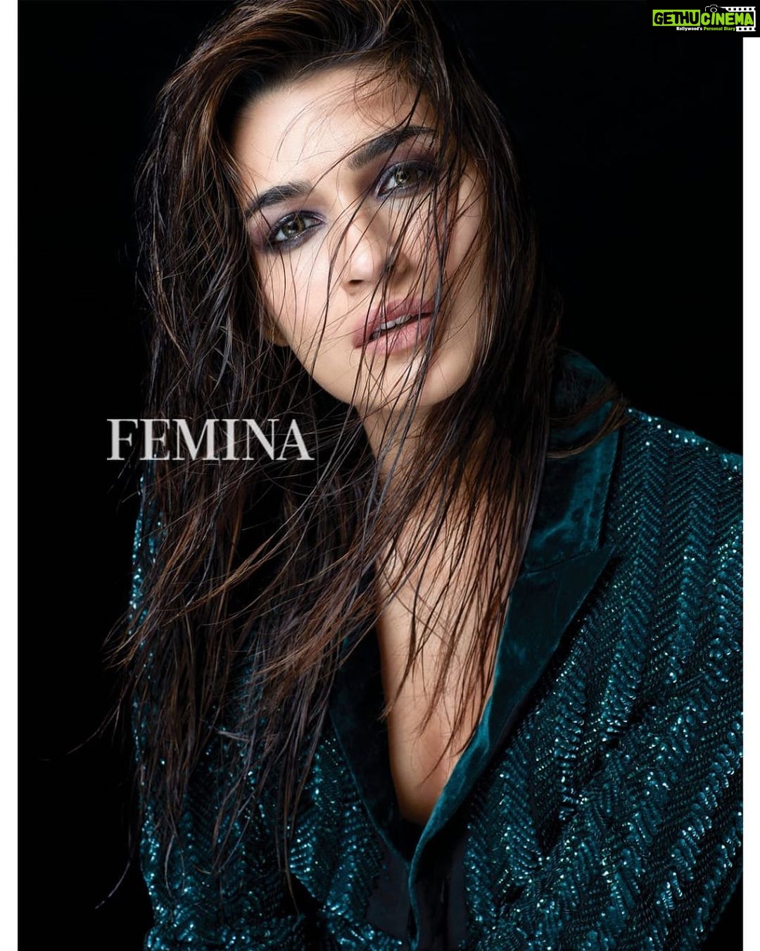 Kriti Sanon Instagram - If you get close enough to look into her eyes, You’ll see they are just the right shade of poetry — Michelle Schaper 📸: @jatinkampani