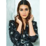 Kriti Sanon Instagram - I see you.. ⭐️⭐️