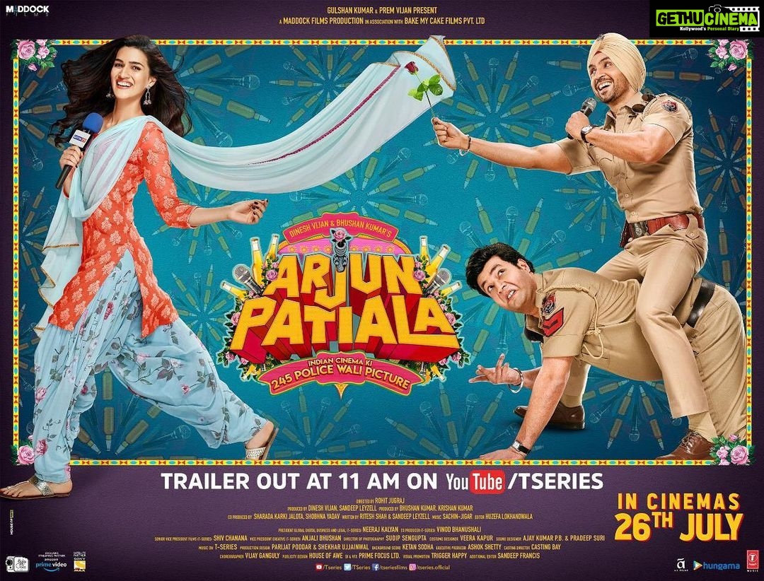 Kriti Sanon Instagram - Roses are red, violets are blue; aap bhi jald hi kahenge, “I Love You”! 😉 2 hours to go for #ArjunPatialaTrailer. #DineshVijan @maddockfilms @tseries.official #BhushanKumar @rohitjugraj @diljitdosanjh @fukravarun @sandeep_leyzell @shobhnayadav @bakemycakefilms @sharadakarki
