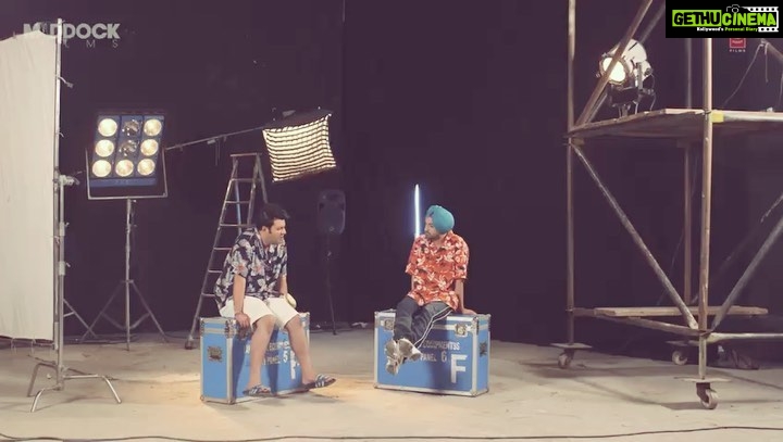 Kriti Sanon Instagram - Koshish karna toh humaara dharm hai! That's why we never get tired of trying. π #ArjunPatiala #DineshVijan @maddockfilms @tseries.official #BhushanKumar @rohitjugraj @diljitdosanjh @fukravarun @sandeep_leyzell @shobhnayadav @bakemycakefilms @sharadakarki