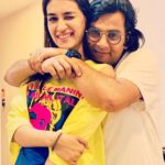 Kriti Sanon Instagram - Happy happy birthday to my punjabi broooo!!! @castingchhabra may this year be the best you’ve ever had and may all your dreams come true!! 🤗❤️ And i wish that you eat with all your punjabi heart and never gain weight!!🤣😂Hahaha.. that’s the best wish, i bet, from one dilli punjabi to the other!! 😜😉 love you!!!🤗🤗