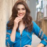 Kriti Sanon Instagram - There’s always a reason to Smile! Find it!💙🦋 #smilemore #laughmoreoften ☺️😁😌