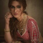 Kriti Sanon Instagram – Guncha koi mere naam kar diya… 🎶