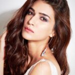 Kriti Sanon Instagram – She remembered who she was and the game changed! 🦋🦋