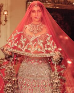 Kriti Sanon Instagram - She felt like Poetry.. ♥️ ♥️ @manishmalhotra05 @manishmalhotraworld