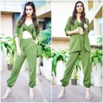 Kriti Sanon Instagram - Yesterday in @deme_love_ Jewellery @zohra_india 💚💚 Styled by @sukritigrover Assisted by @sanyakapoor @sanakhan.z Hair @aasifahmedofficial Make up @adrianjacobsofficial 📸 @zackfenwick23