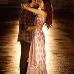 Kriti Sanon Instagram - 7 days to go for #LukaChuppi guys!! 1st March 2019!! ♥️♥️ Till then a sneak peak of our #Duniya is out💑💋.. Link in BIO! Kaisi lagi? @kartikaaryan @maddockfilms @laxman.utekar